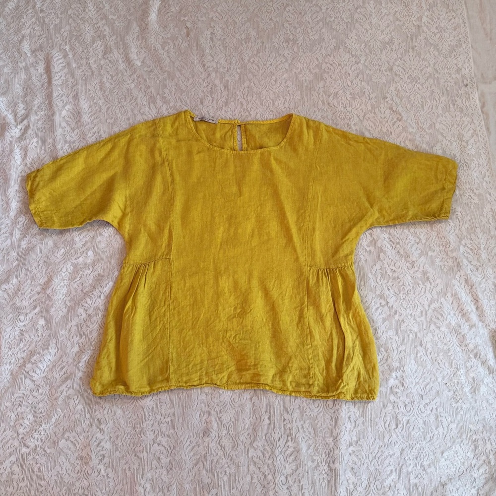 Francesca Bettini goldenrod yellow 100% linen short sleeve top